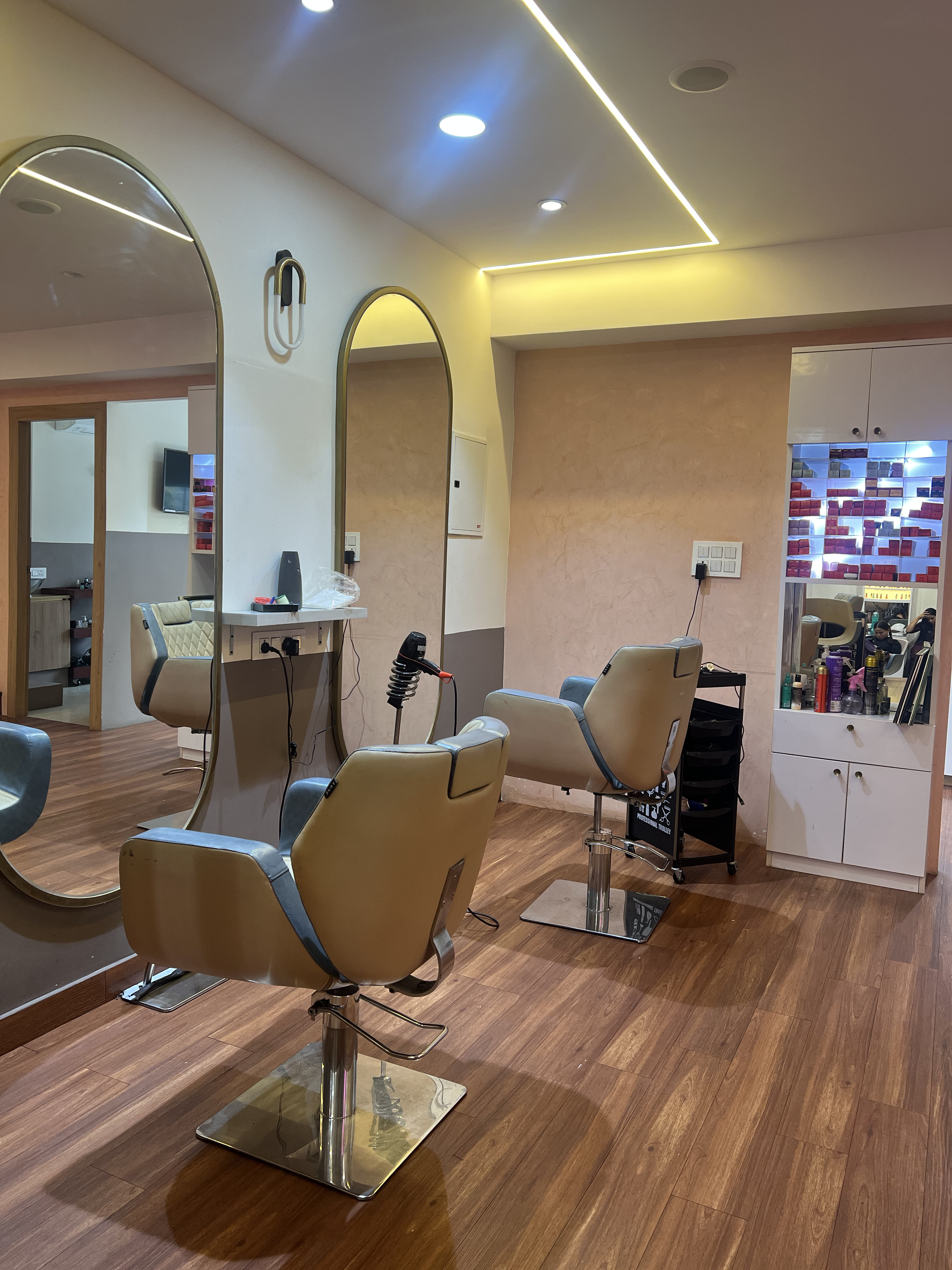 Luxury bridal makeover salon Studio Luxe Kerala